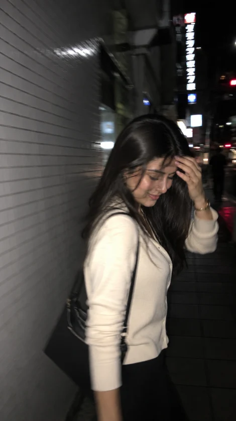 Candid Night Motion Blur Prompt ⭐
